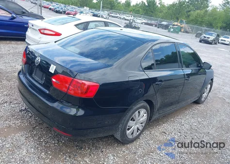 2013 Volkswagen Jetta 2.0L S z USA, uszkodzony, nr VIN 3VW2K7AJ7DM222733